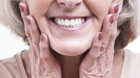 Edentulia: a un italiano su due manca almeno un dente naturale 