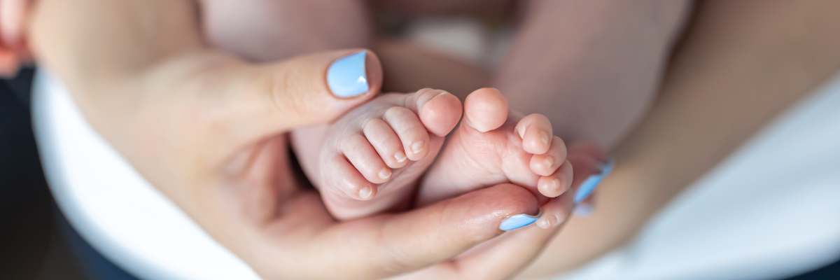 Come passare l’estate con un neonato: dall'allattamento alle passeggiate